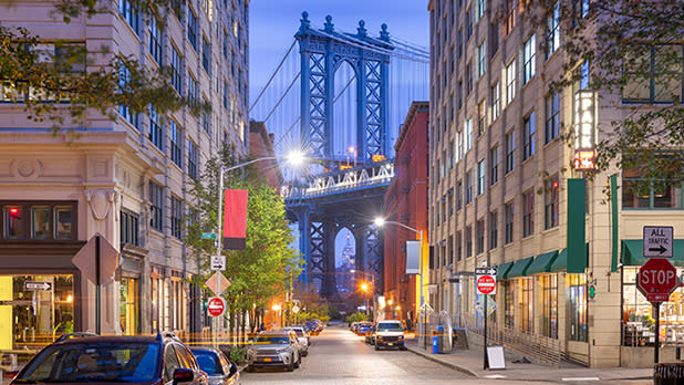 2 dumbo manhattan bridge at night gettyimages 618x348 789c7772 1821 4d54 b6b1 d493a7d91662
